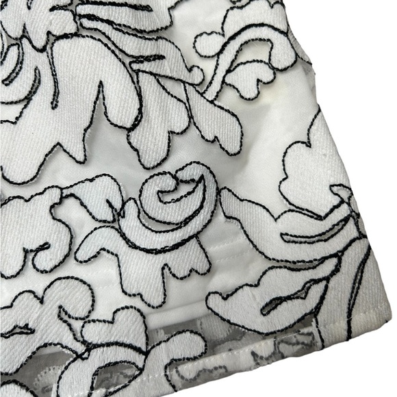 Francesca’s White And Black A-Line Sheer Floral Mini Flare Skirt Size Medium - Picture 9 of 14